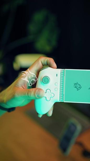 Porodo Gaming Multi-Platform Game Controller, Bluetooth & Wired Connection, Supported Devices of Up to 176mm in Width, 1000Hz High Polling Rate, Ergonomic Grip - White