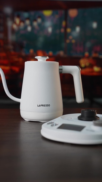 LePresso Pour-Over Kettle Electric Temperature Control - Black