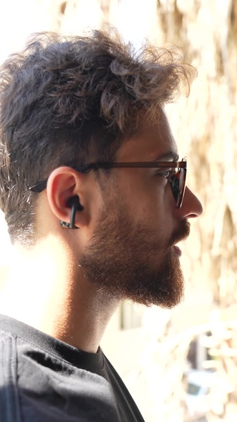 سماعات Green Lion Loop Bone Conduction TWS اللاسلكية في الإمارات | منفذ شحن Type-C - أسود | (GNLOOPTWSBK)