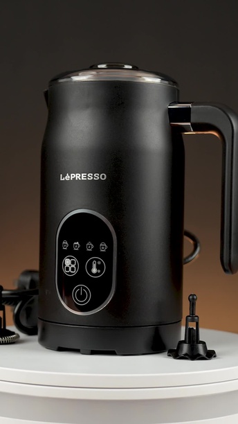 خلاط الحليب LePresso Four Froth بسعة تسخين 270 مل وسعة رغوة 140 مل ومقبس بريطاني ثلاثي الدبابيس وخاصية التحكم في درجة الحرارة - أسود